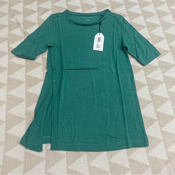 Universal standard open side slit crewneck tee shirt bottle green - Picture 1 of 3